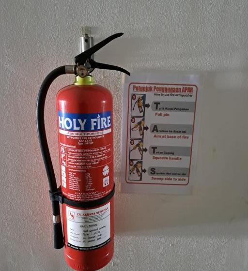 ホテル Oyo Life 93160 Kost Jenny Karawang