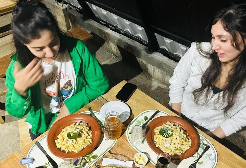 Отель Pahana Village