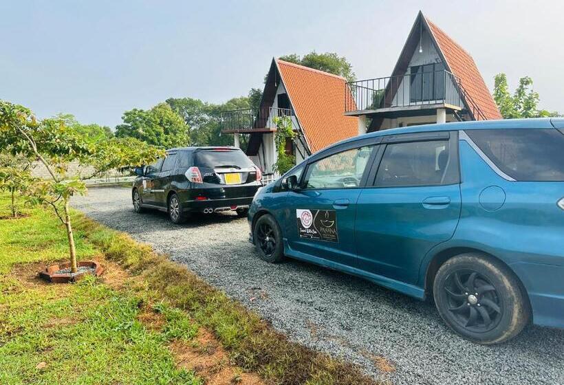 Отель Pahana Village