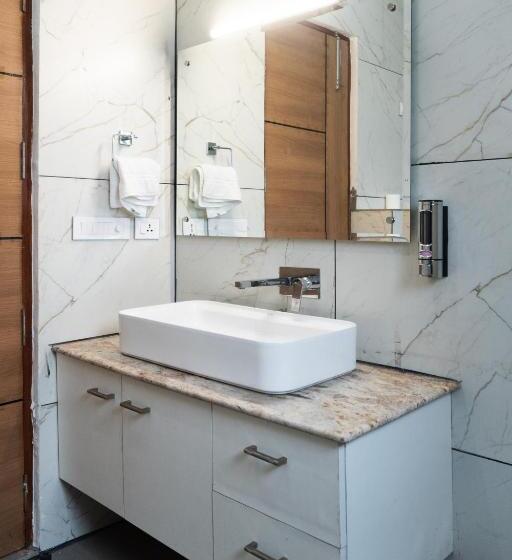 The Lodgers Hotel Near India Expo Centre & Mart Greater Noida