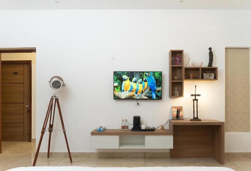 The Lodgers Hotel Near India Expo Centre & Mart Greater Noida