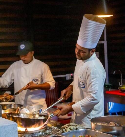 בית מלון כפרי Sinharaja Tea Garden