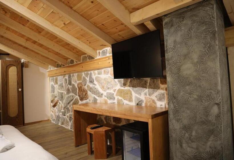 Отель Sofra Kolonjare