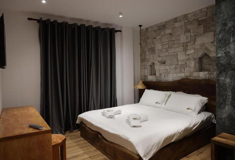 Отель Sofra Kolonjare