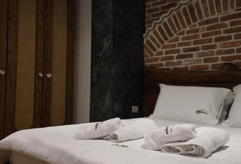 Отель Sofra Kolonjare