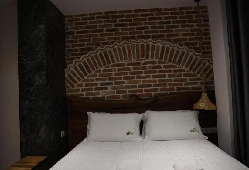 Отель Sofra Kolonjare