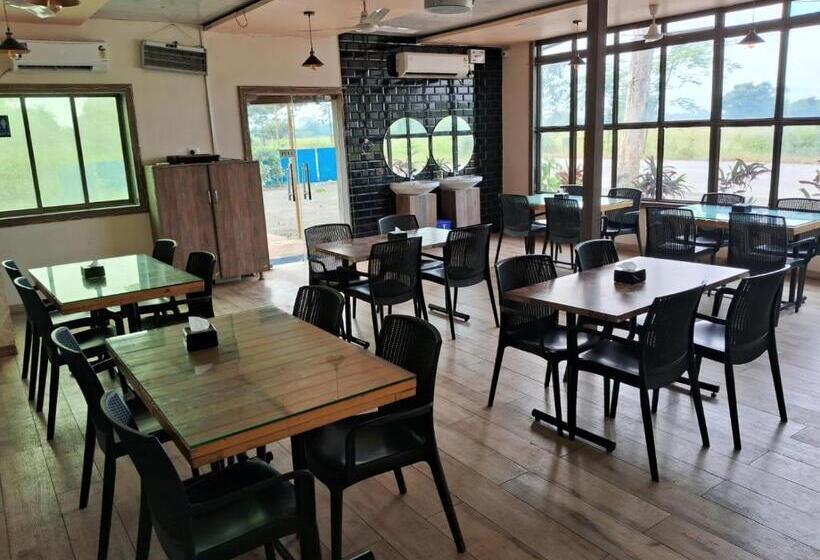 فندق Splash Resort