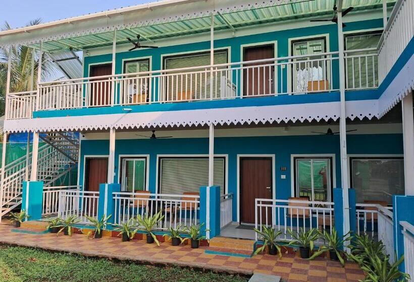 בית מלון כפרי Splash Resort