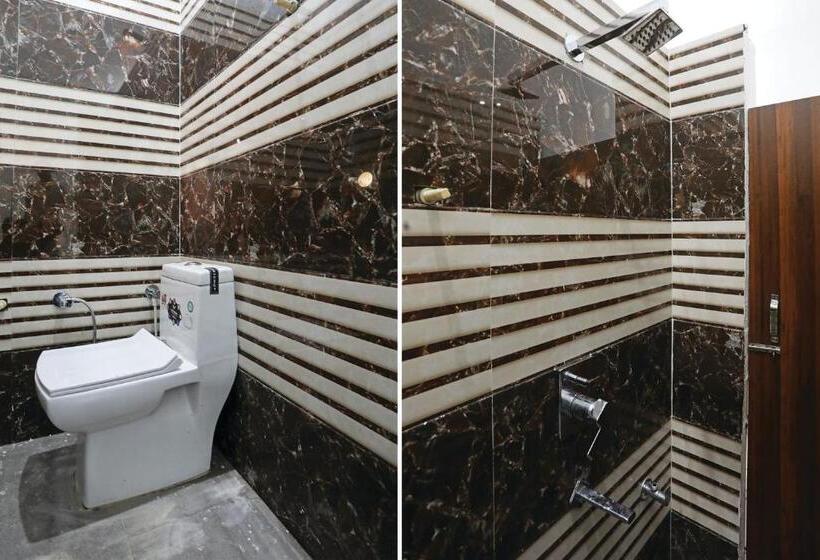 فندق Spot On Royal Stay Residency