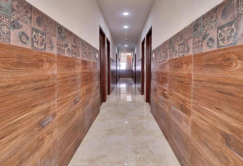 ホテル Spot On Vkg Lodge