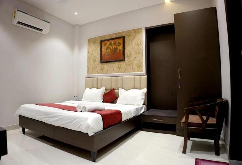 Hotel Swastik 5 Minutes Walking From Golden Temple
