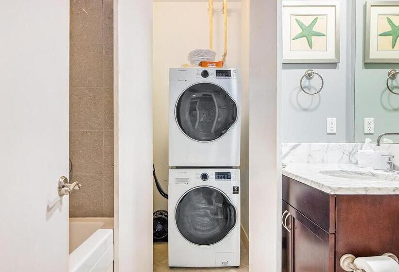 Отель The Center Of Paradise