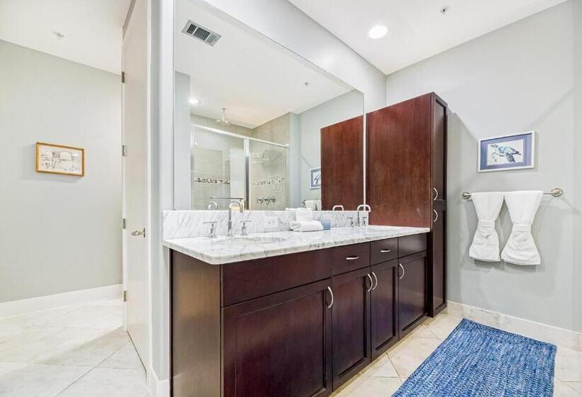 Отель The Center Of Paradise