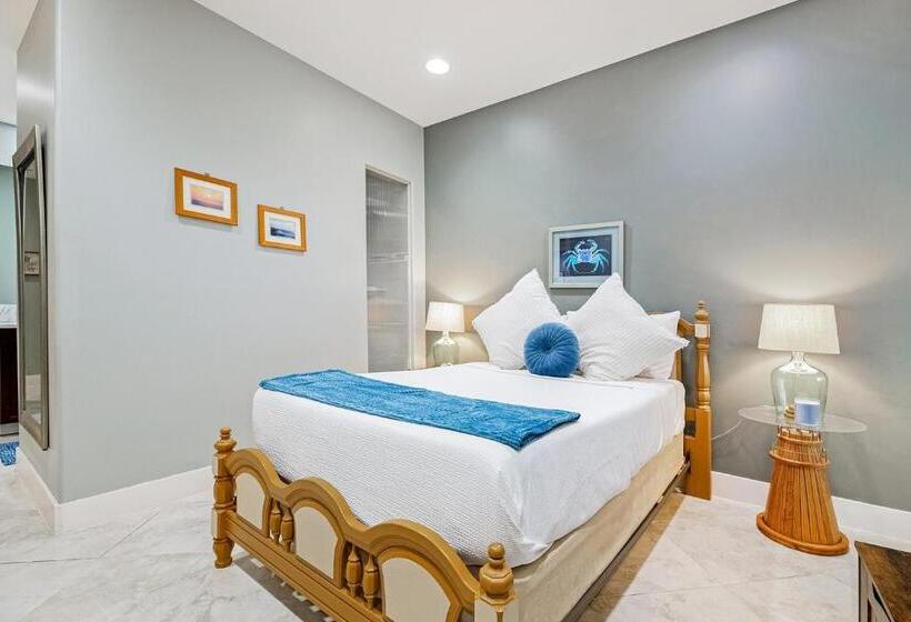 Отель The Center Of Paradise