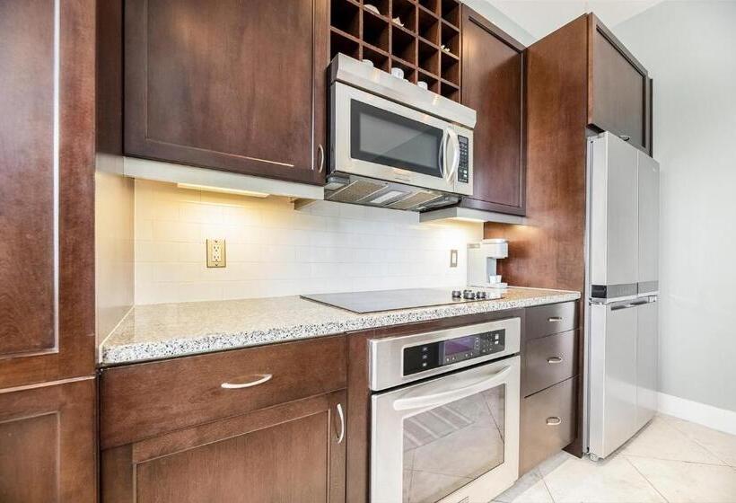 Отель The Center Of Paradise