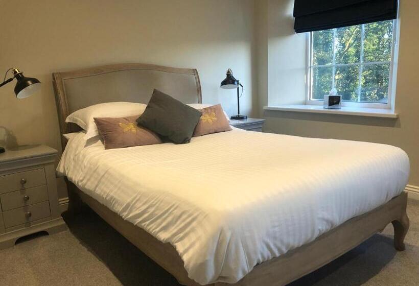 Отель The Fox Hall Inn