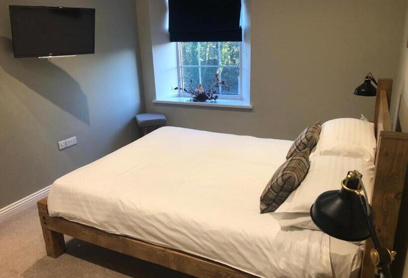 Отель The Fox Hall Inn