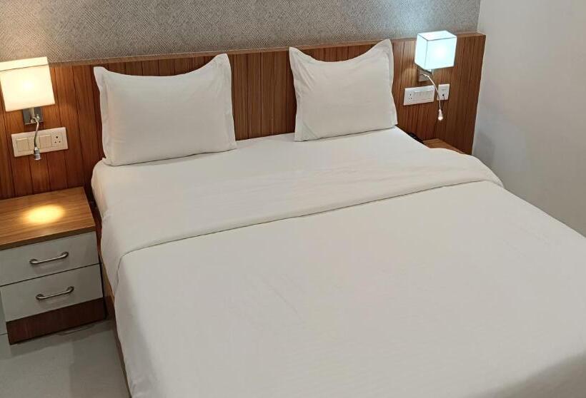 בית מלון כפרי The Prince Highway