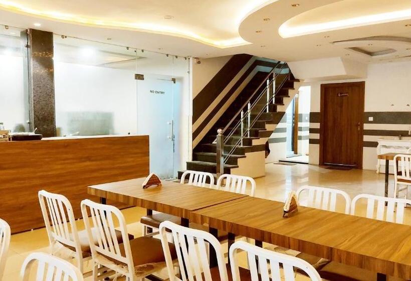 Отель The Punjab King    Modern Dhaba, Bar, Suites    Special For Families, Couples, Corporate, Group Trav