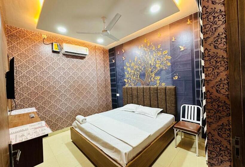 Отель The Punjab King    Modern Dhaba, Bar, Suites    Special For Families, Couples, Corporate, Group Trav