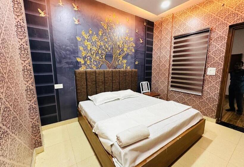 Отель The Punjab King    Modern Dhaba, Bar, Suites    Special For Families, Couples, Corporate, Group Trav