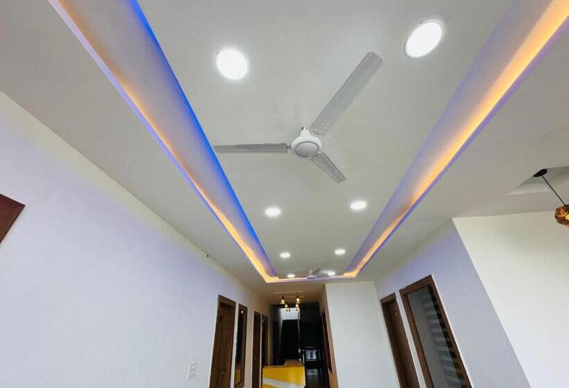 Отель The Punjab King    Modern Dhaba, Bar, Suites    Special For Families, Couples, Corporate, Group Trav