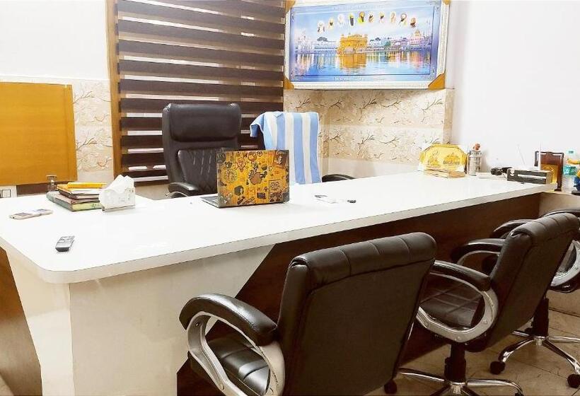 Отель The Punjab King    Modern Dhaba, Bar, Suites    Special For Families, Couples, Corporate, Group Trav