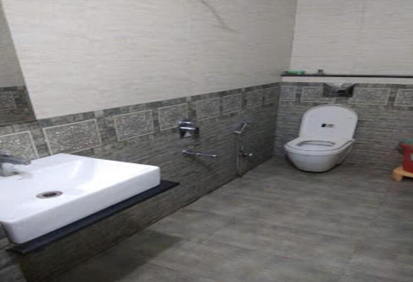 בית מלון כפרי Varun Inn