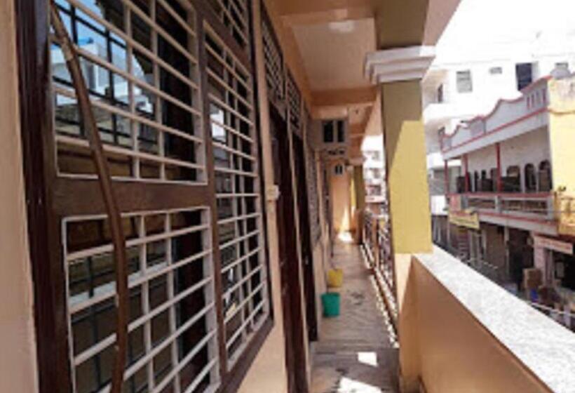 בית מלון כפרי Varun Inn