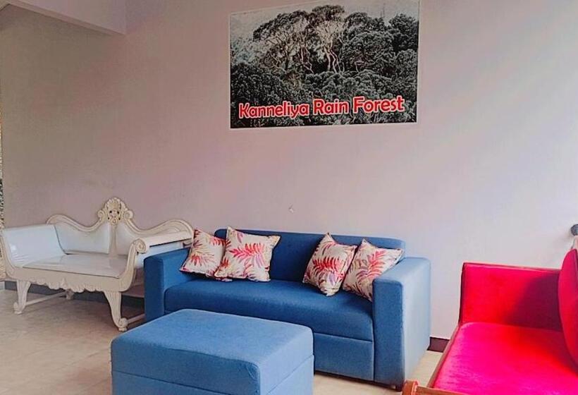 Отель Yameena Holiday Inn Kanneliya