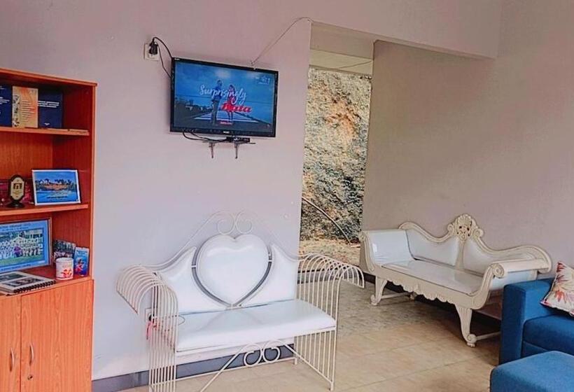 Отель Yameena Holiday Inn Kanneliya