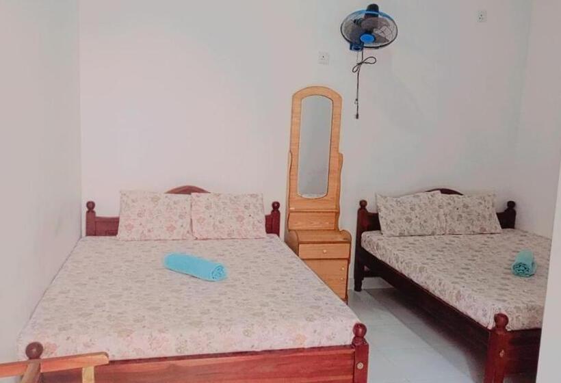 Отель Yameena Holiday Inn Kanneliya