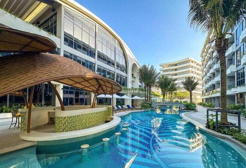 La Green Hotel And Residence