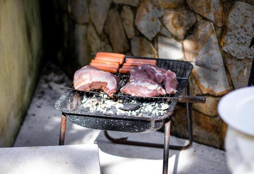 Las Motas Surf Camp & Hostel