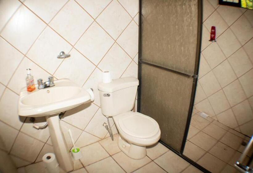 Las Motas Surf Camp & Hostel