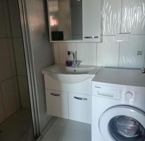 Old Town Grand Apart