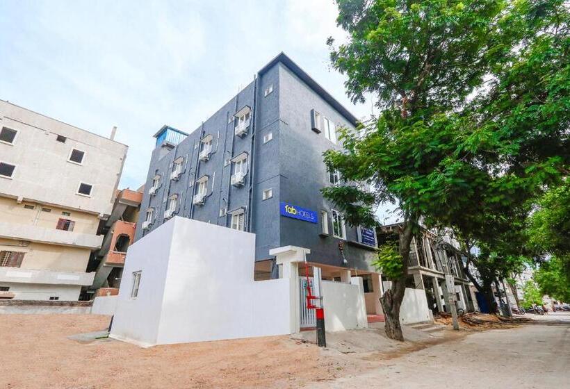 Fabhotel Dream Connect