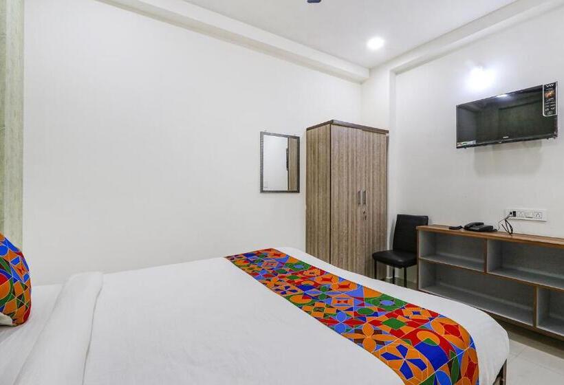 Fabhotel Dream Connect