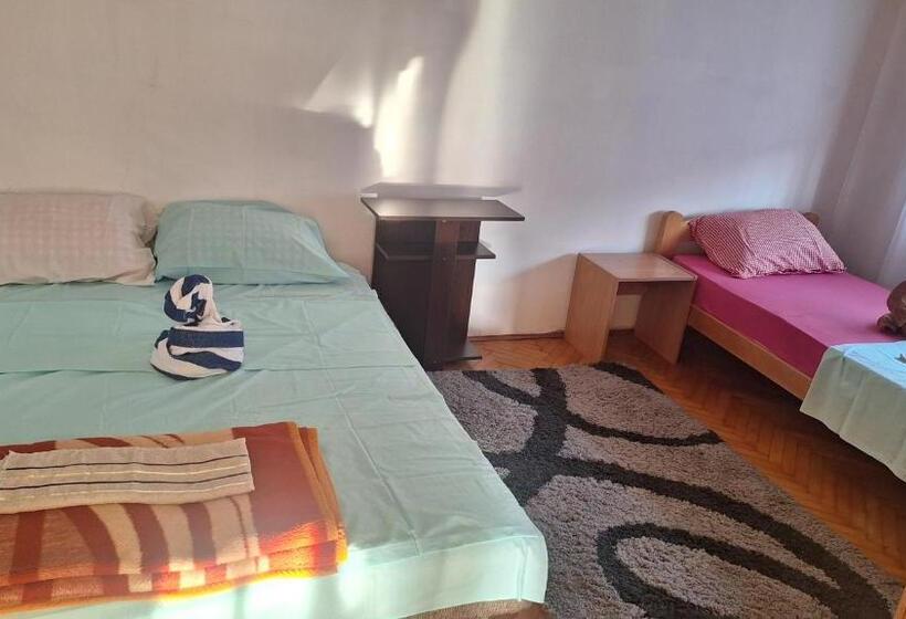 پانسیون Capital Rooms