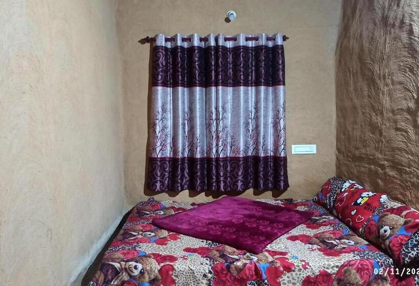 بنسيون Cosmic Mud House ,kanthalloor