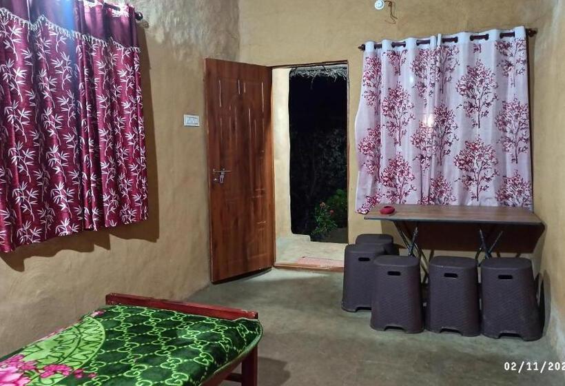 بنسيون Cosmic Mud House ,kanthalloor