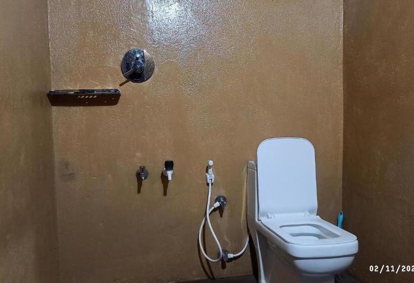 بنسيون Cosmic Mud House ,kanthalloor