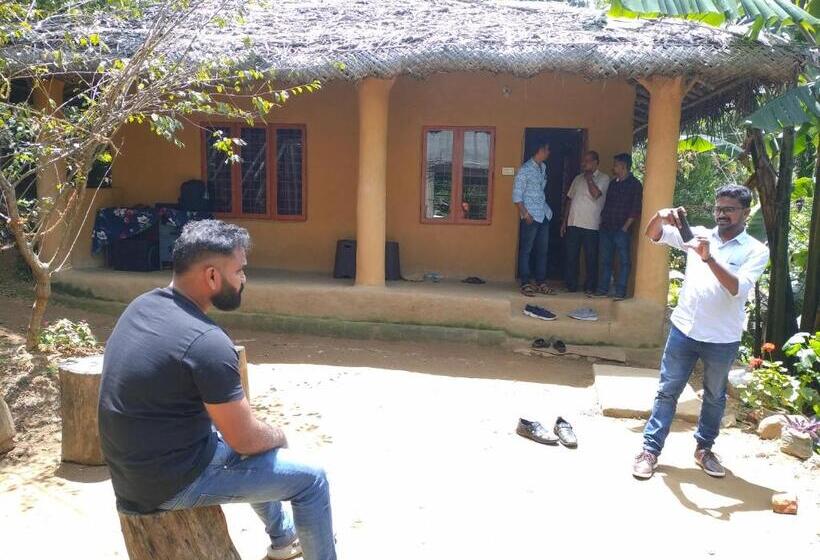 بنسيون Cosmic Mud House ,kanthalloor