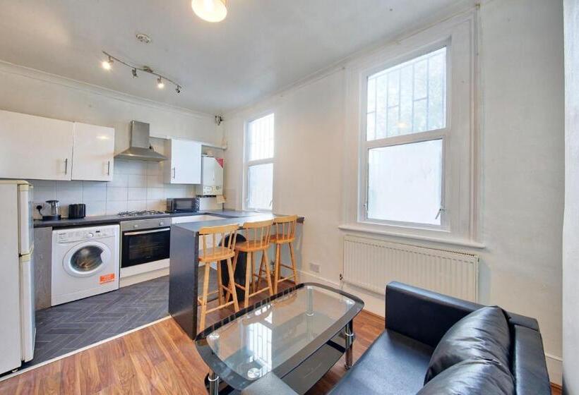 بنسيون Cozy London Flat