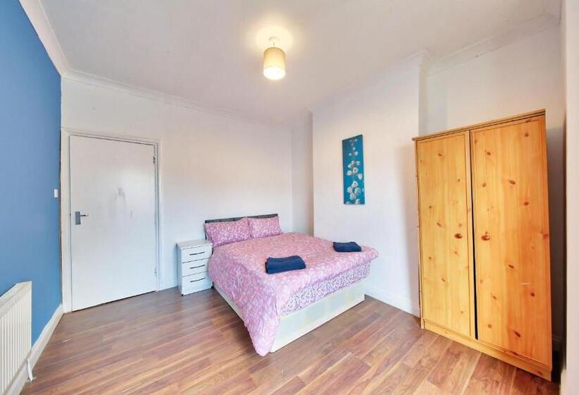 بنسيون Cozy London Flat