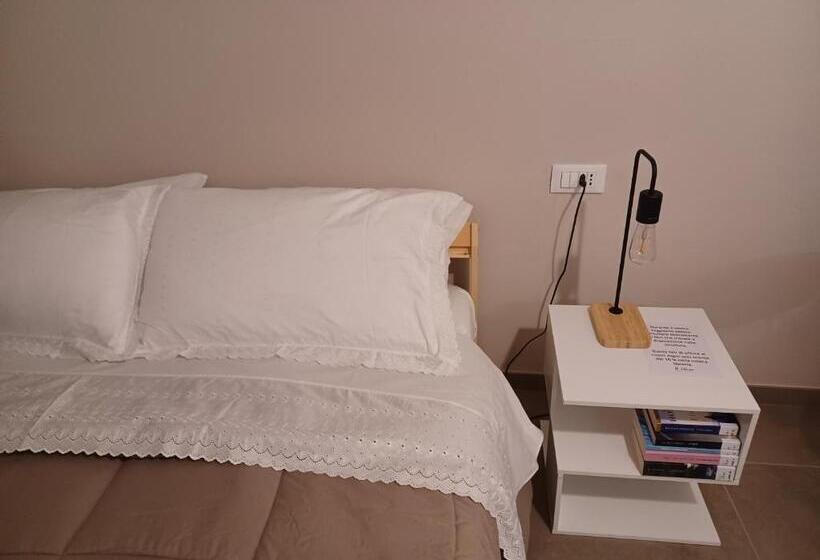 بنسيون Il Libraio Guest House