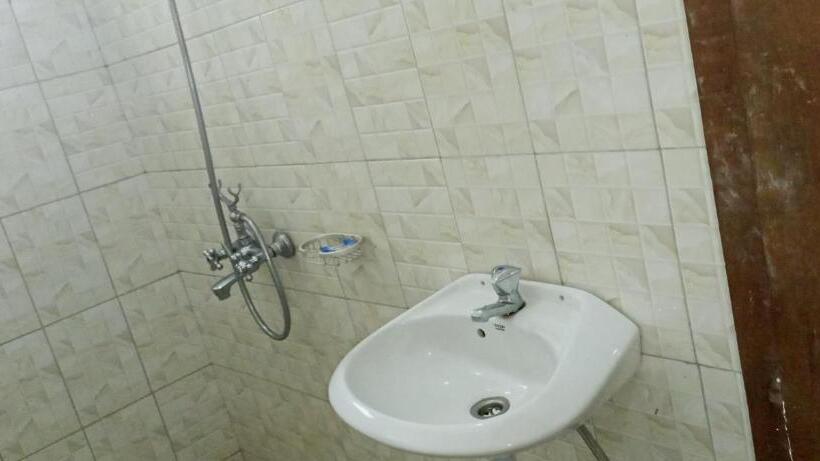 پانسیون Julian S Lake View Guest House