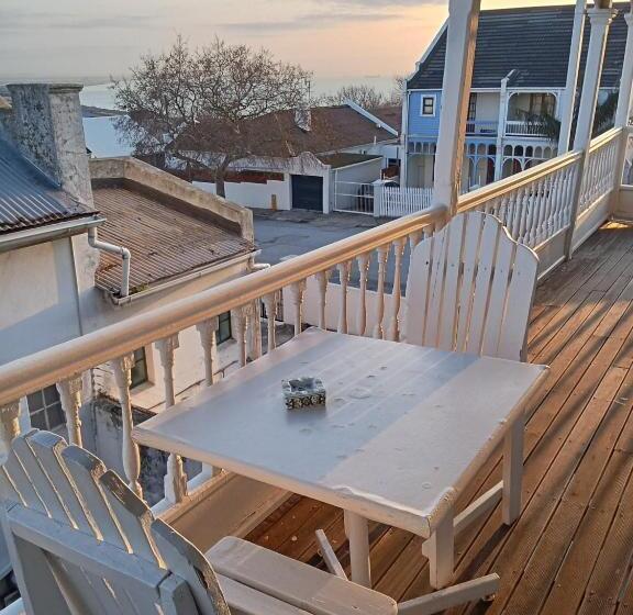 ペンション Kardinal Guest House