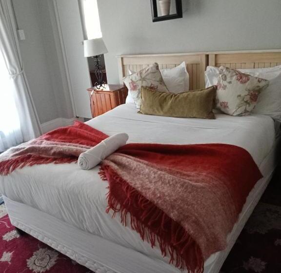 ペンション Kardinal Guest House