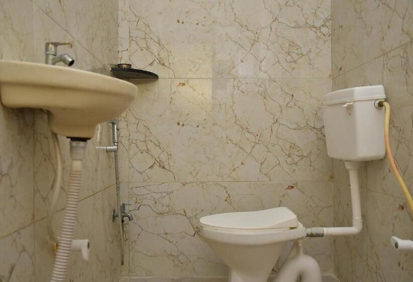 بنسيون Krushna Guest House